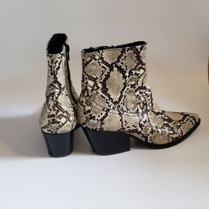 Jeffrey Campbell Kelam Women's Snake Print Boot Size 8